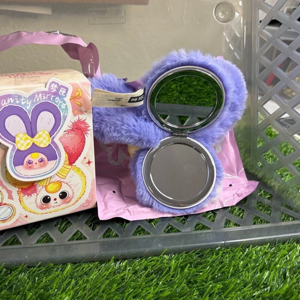 Baby Three Compact Mirror - Picture 2 of 2